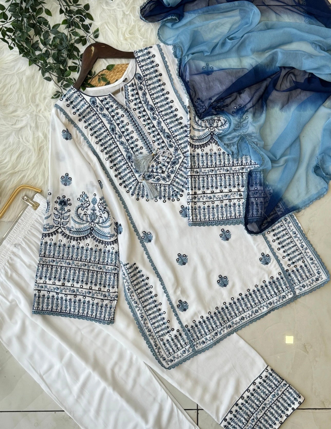 Classic white 3-piece | B1907